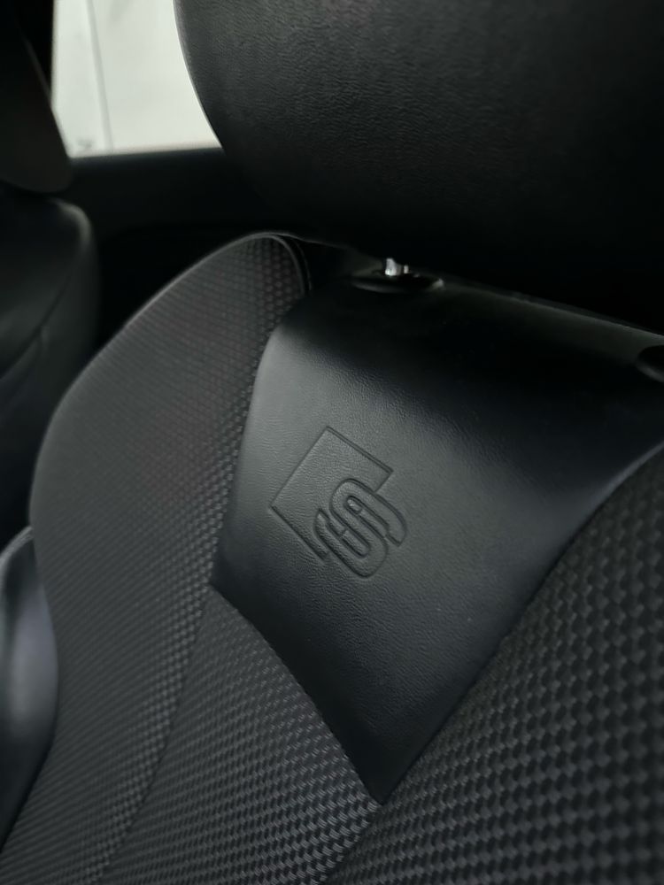 Audi A3 3xS-line (Trato de credito )