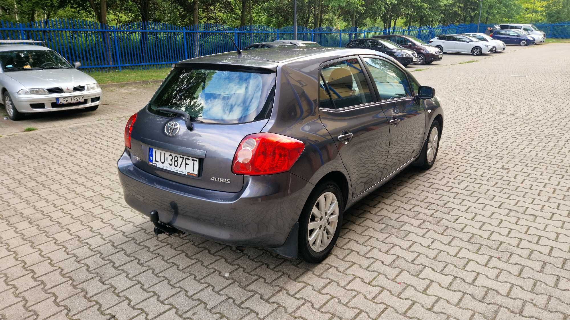 Toyota Auris 1.6 VVT-i | wersja SOL | 2008 | 261 000 km | Szary