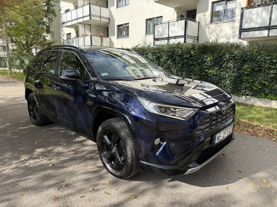 Toyota RAV4 Selection Black Hybrid