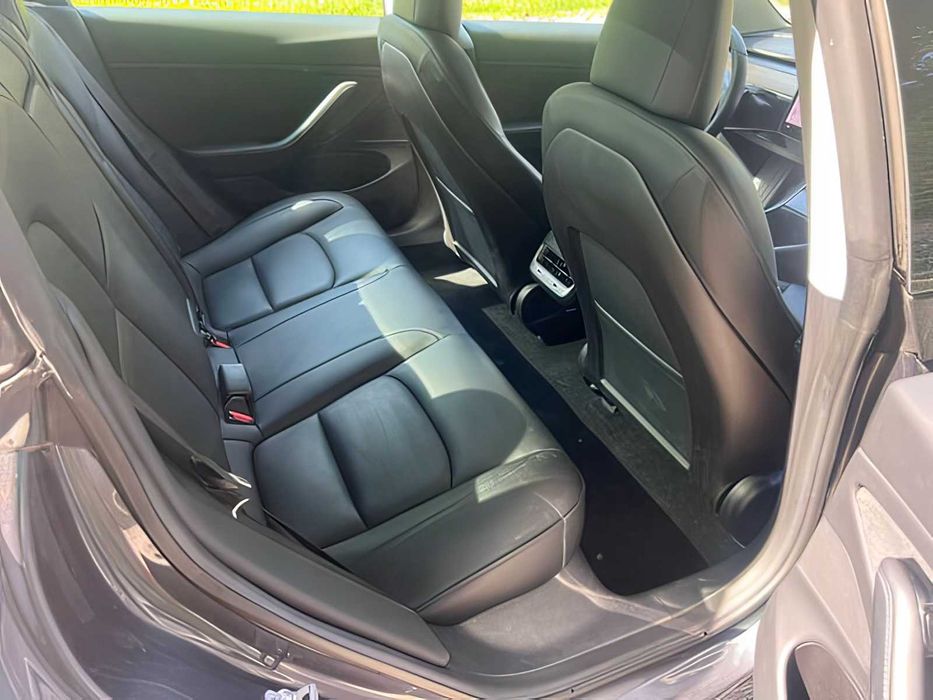 Tesla Model 3      2019