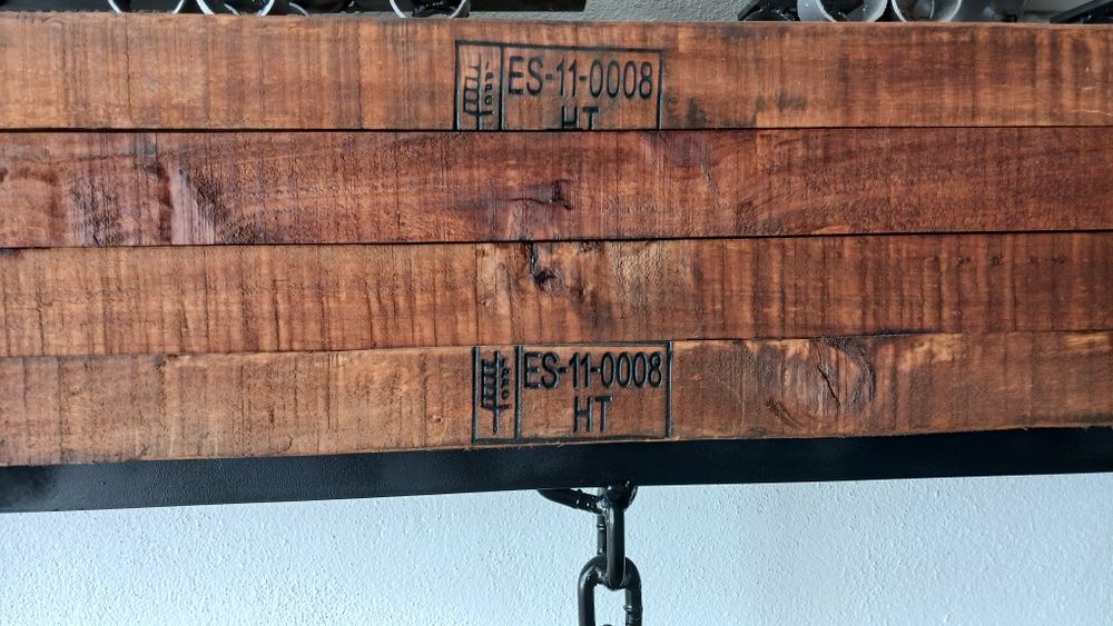 Peça rústica ... aparador