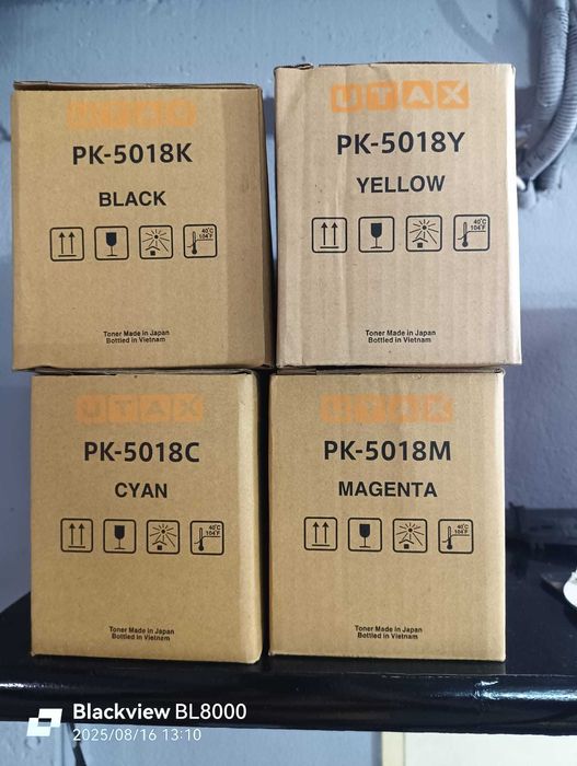 conjunto de toners Utax originais em caixas ainda seladas. Bom preço.