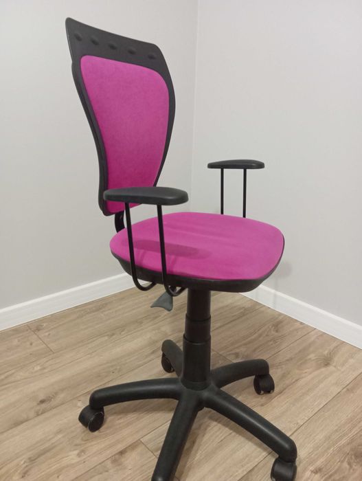 Fotel obrotowy dla dziewczynki