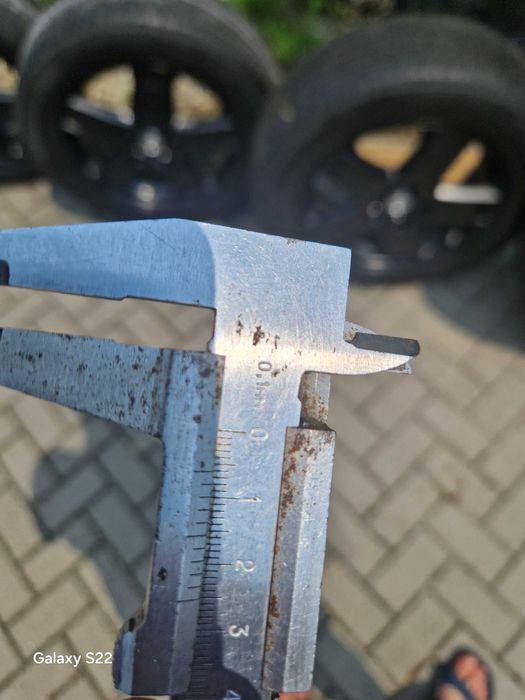 Koła letnie felgi aluminiowe chrysler   300c 18" czarne oryginalne