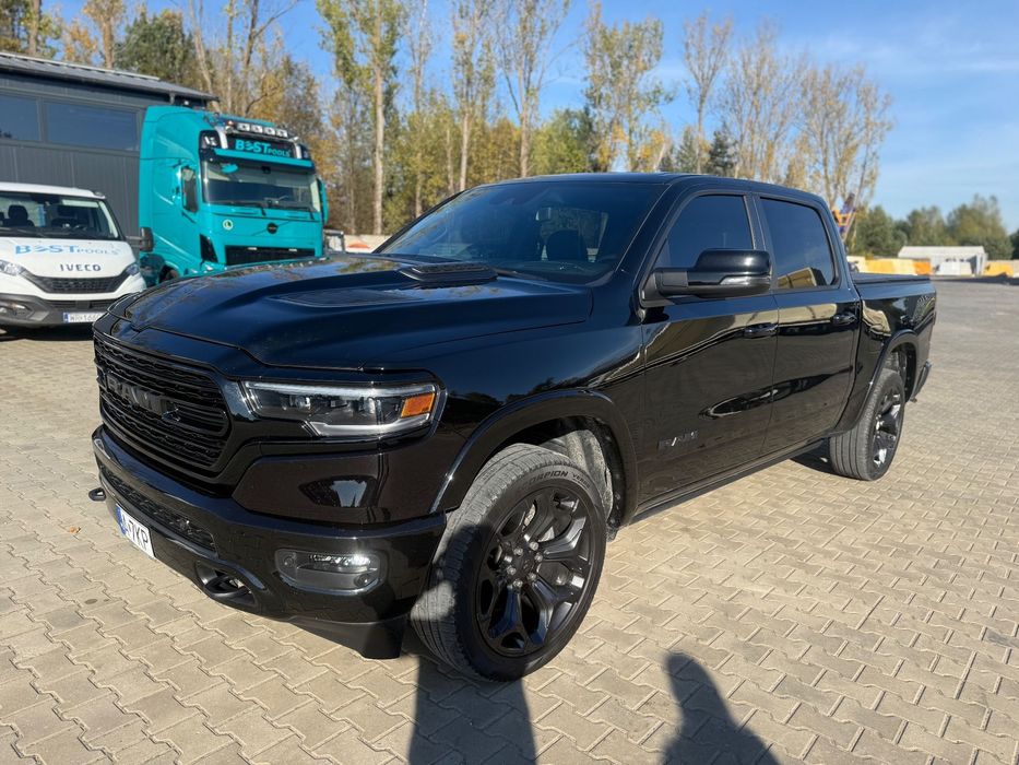 RAM 1500 Limited Black etorque miękka Hybryda