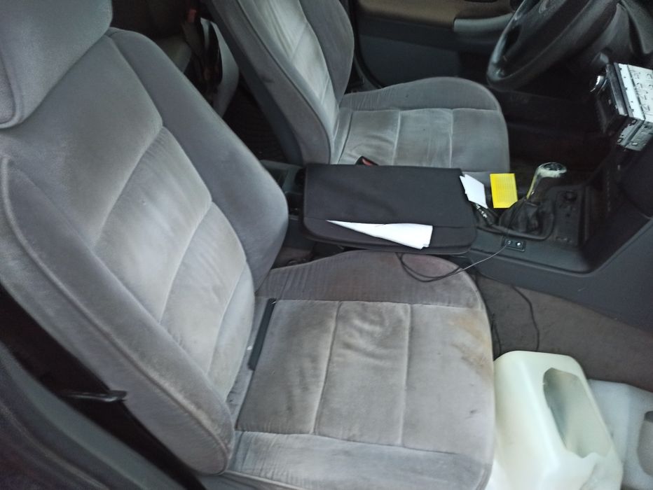 BMW e,36 fotele grzane plus kanapa tylna