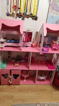 Великий ляльковий будинок для Барбі