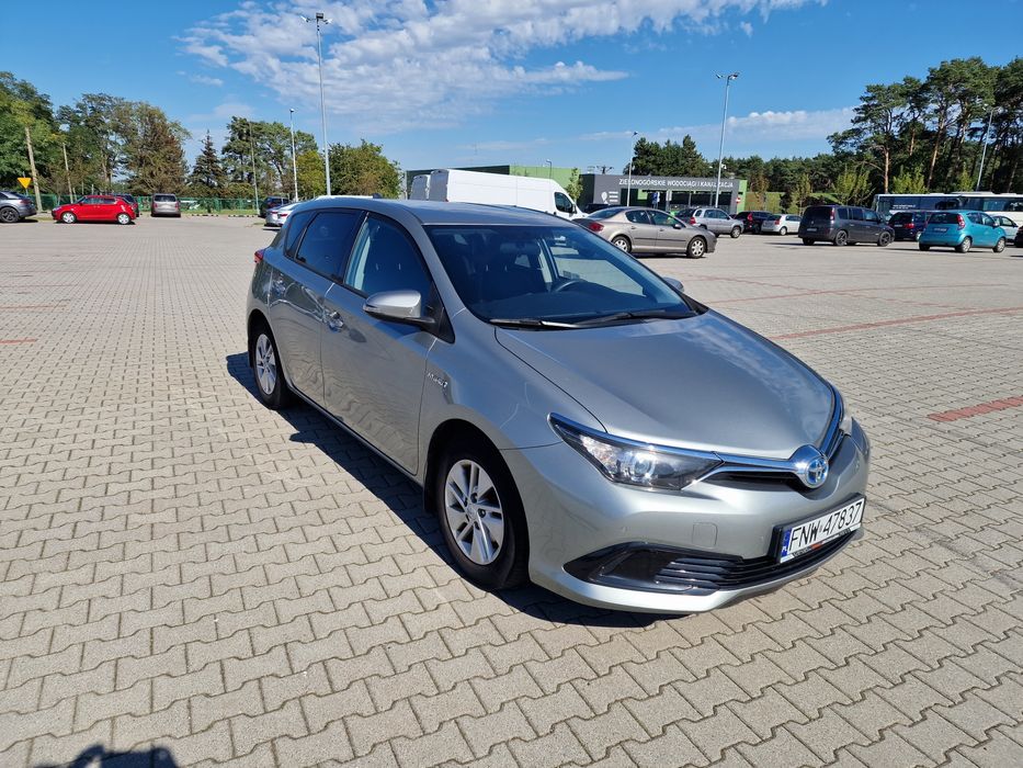 Toyota Auris 1.8 Hybryda ACTIVE PL salon pierwszy właściciel hatchback