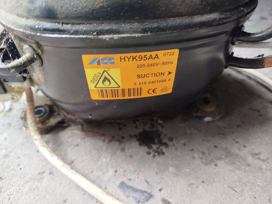 Компресор.мотор холодильника 2х камерного