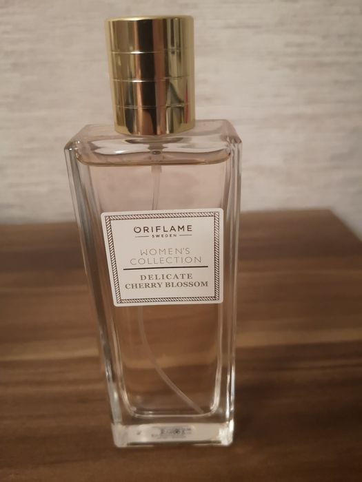 Delikate Cherry Blossom Oriflame