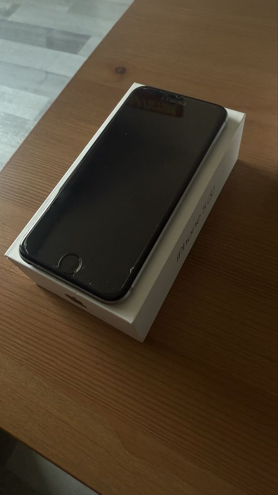 Iphone 6 space grey 16GB, caly zestaw. Sprawny 100%.