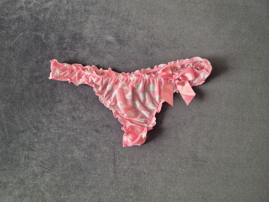 Urocze stringi serduszka sexy M