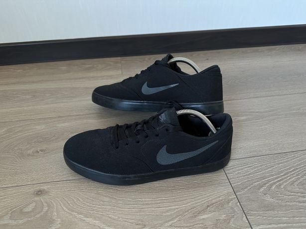 Кеды- кроссовки Nike SB 46-46.5 размер в новом состоянии