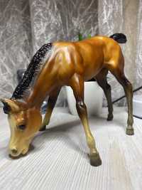 Фигурка крупный жеребенок breyer trad