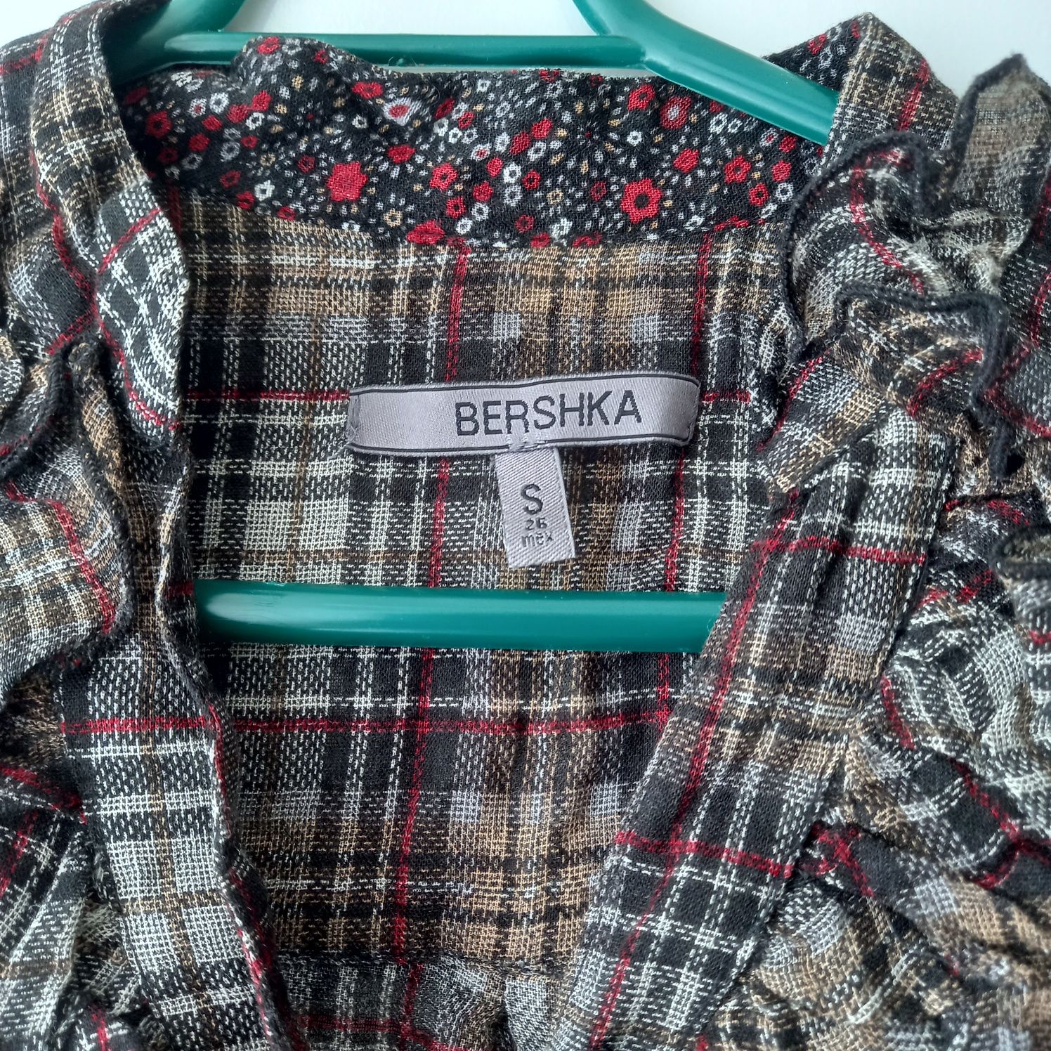 Sukienka w kratkę Bershka S