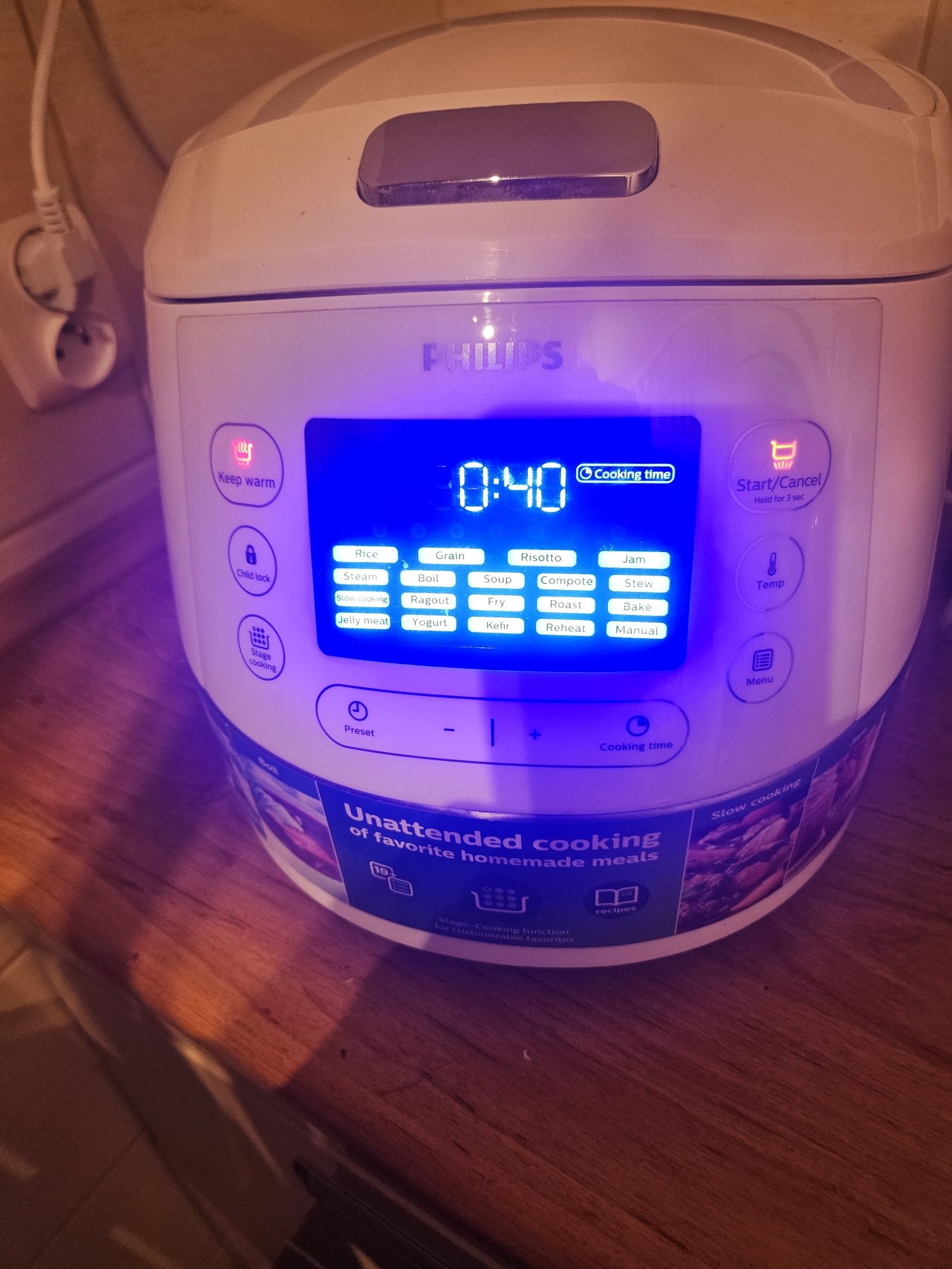 Multicooker PHILIPS HD4731/70
W pełni sprawny Multicooker