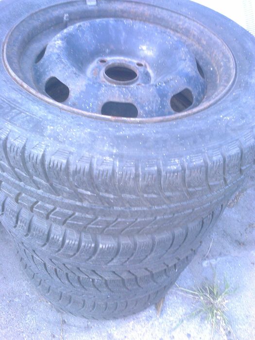 Felga stalowa 15 cali Peugeot 207 z oponami zim. 185/60r15 4 szt.