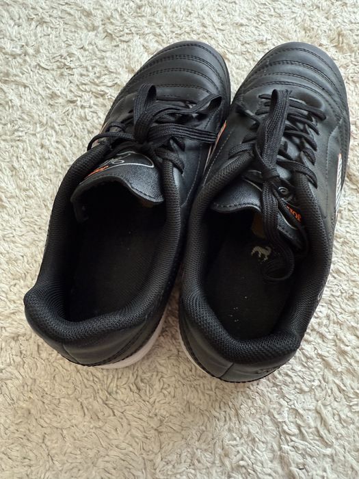 Buty do piłki nożnej firmy Joma