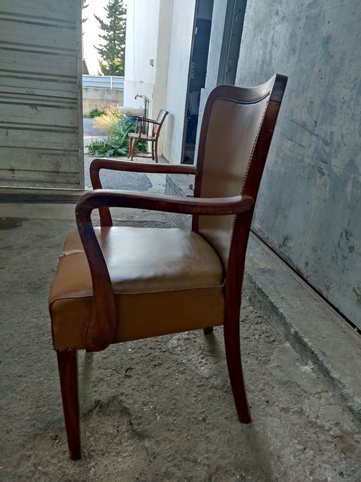 Cadeira super antiga