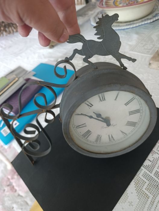 Relógio antigo de parede