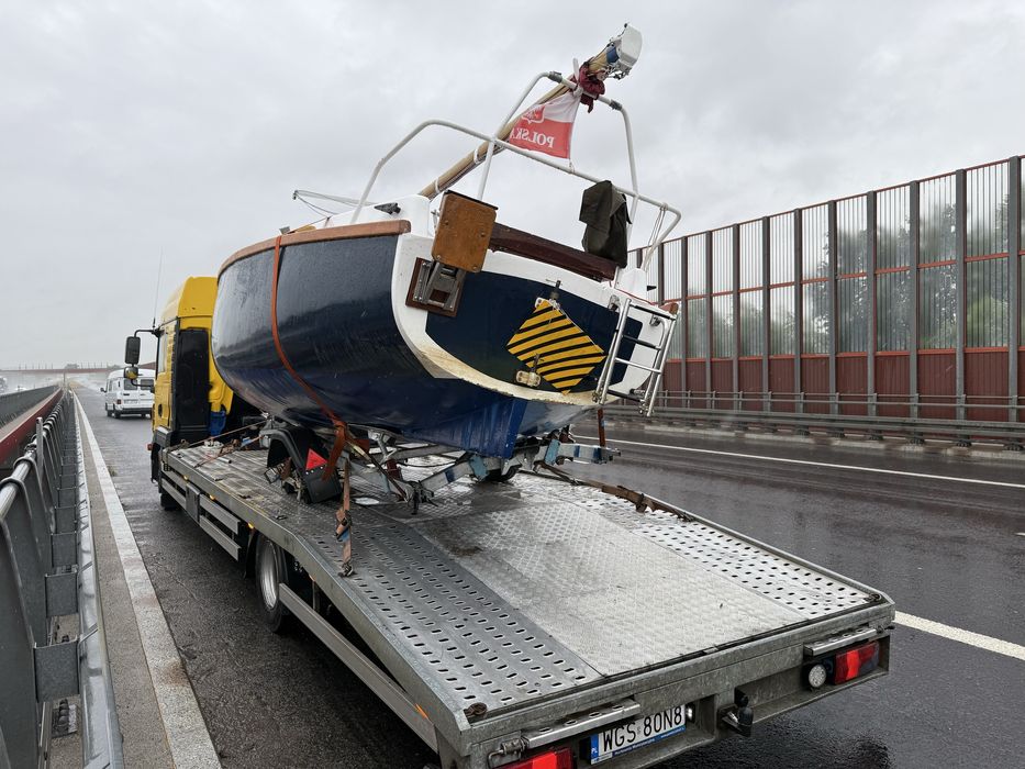 Pomoc drogowa Laweta Holowanie Assistance Autostrada Transport maszyn