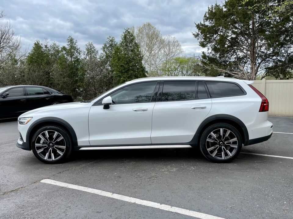 2023 Volvo V60 Cross Country B5 AWD ULTIMA