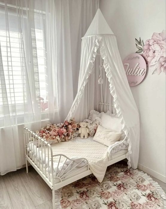 Baldachim bialy z falbanami nowy