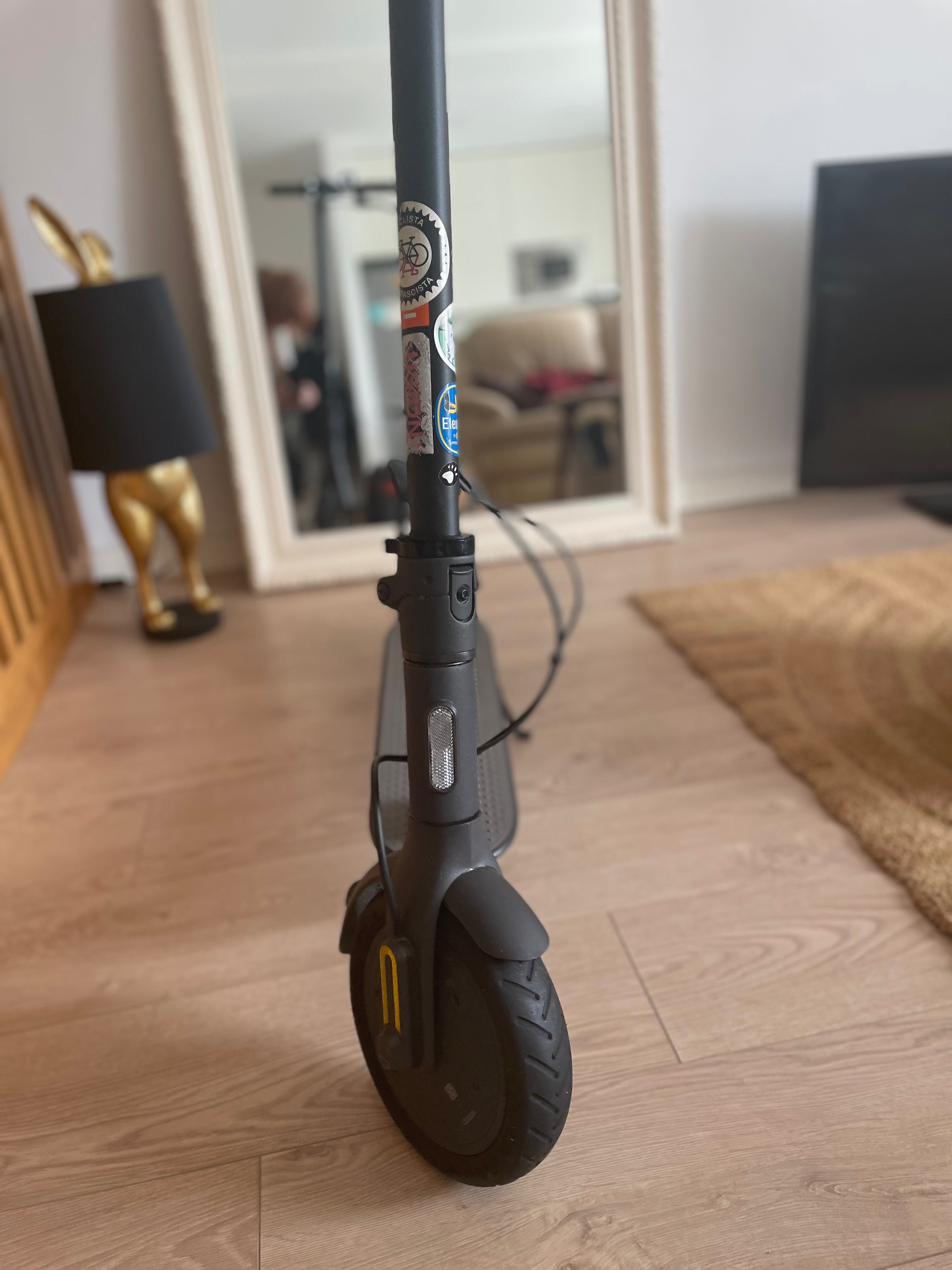 Mi Electric Scooter 1S usada