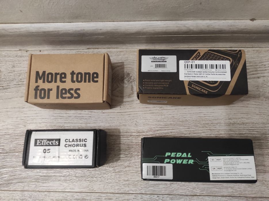 Гітарні педалі (Chorus, Distortion, Wah) + блок живлення  ціни в описі