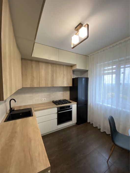 Стильна 2-кімнатна квартира на 9-му поверсі з панорамним видом