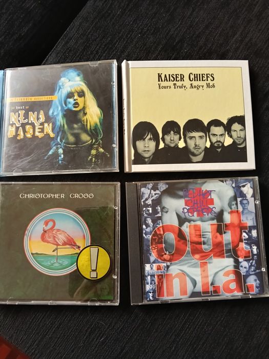 Vários Cd's ( ainda tenho mais) pop, rock, jazz, orquestras etc..zona
