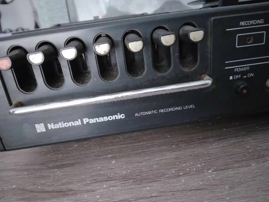 Gira discos National Panasonic