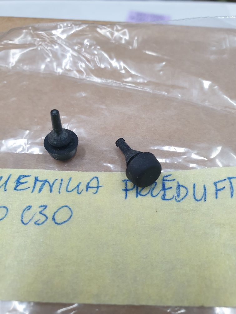 gumki podłokietnika volvo v50 s40 c30 PRZEDLIFT 2004 -06