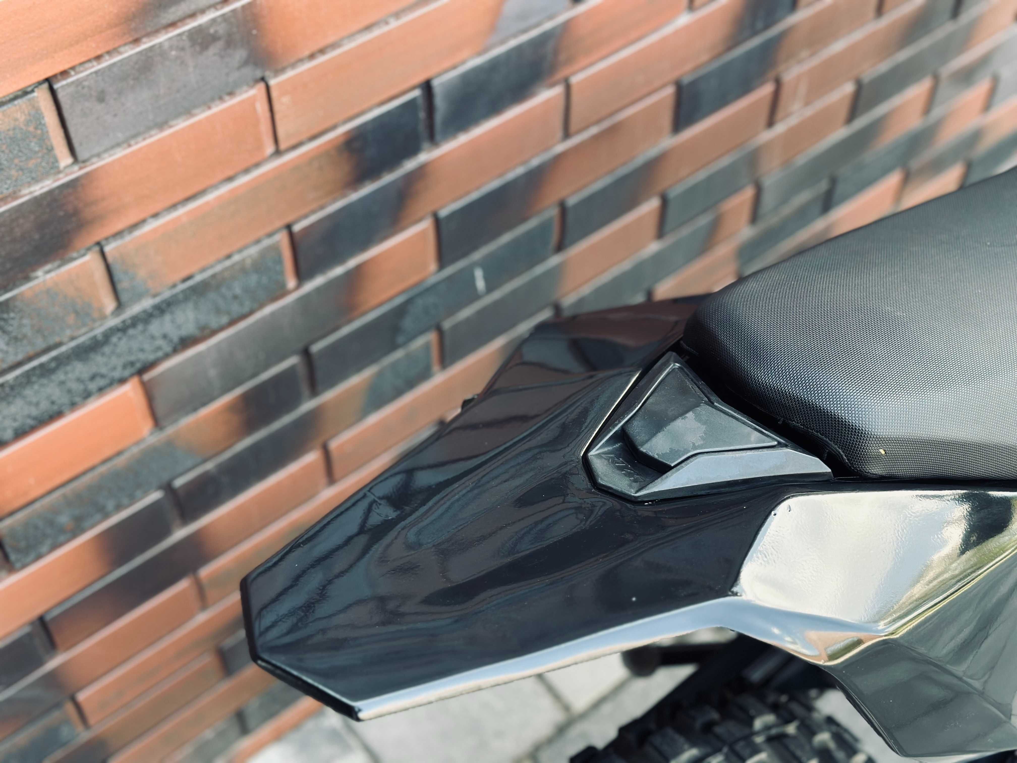 KTM SMC 690 R / Husqvarna 701 /