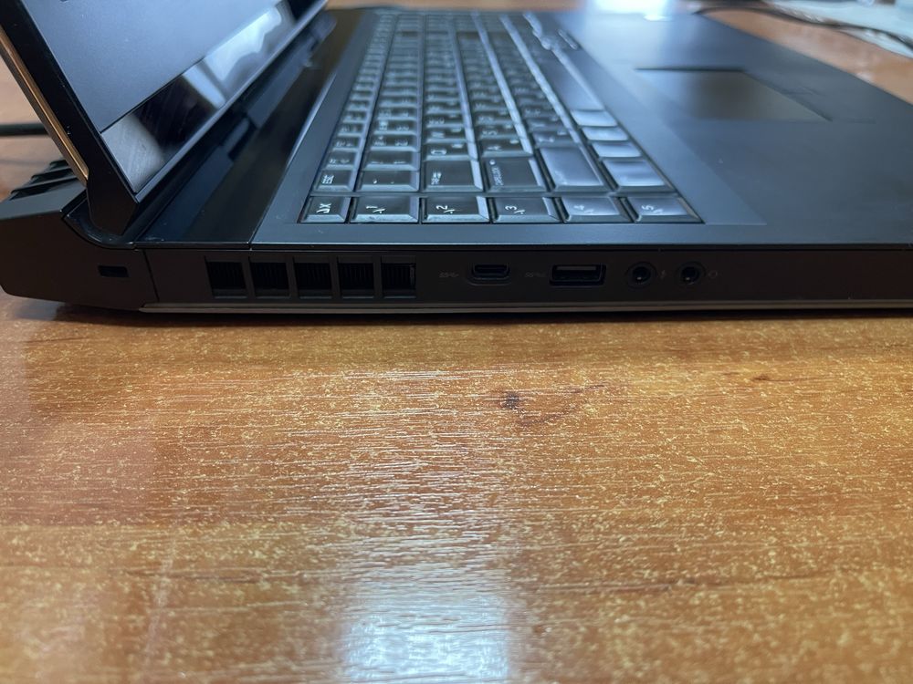 Ноутбук Dell Alienware 17 R4