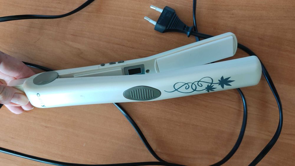 Prostownica do włosów Camry