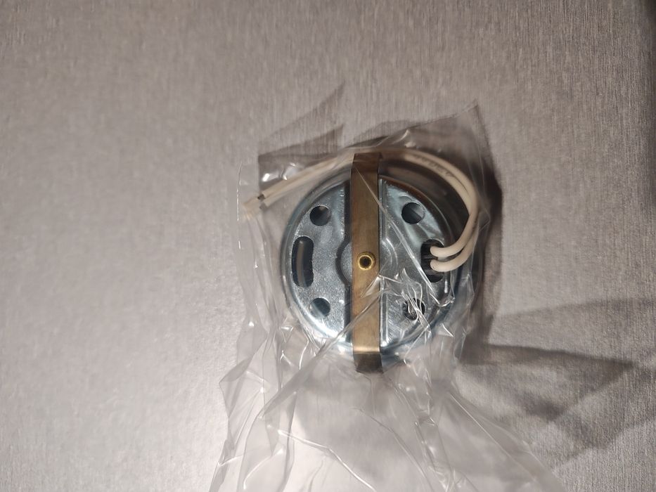 Oprawa halogenowa  OHM na żarówki G 4 20w. Nowe.