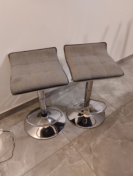 Hoker/krzesło barowe 2 sztuki