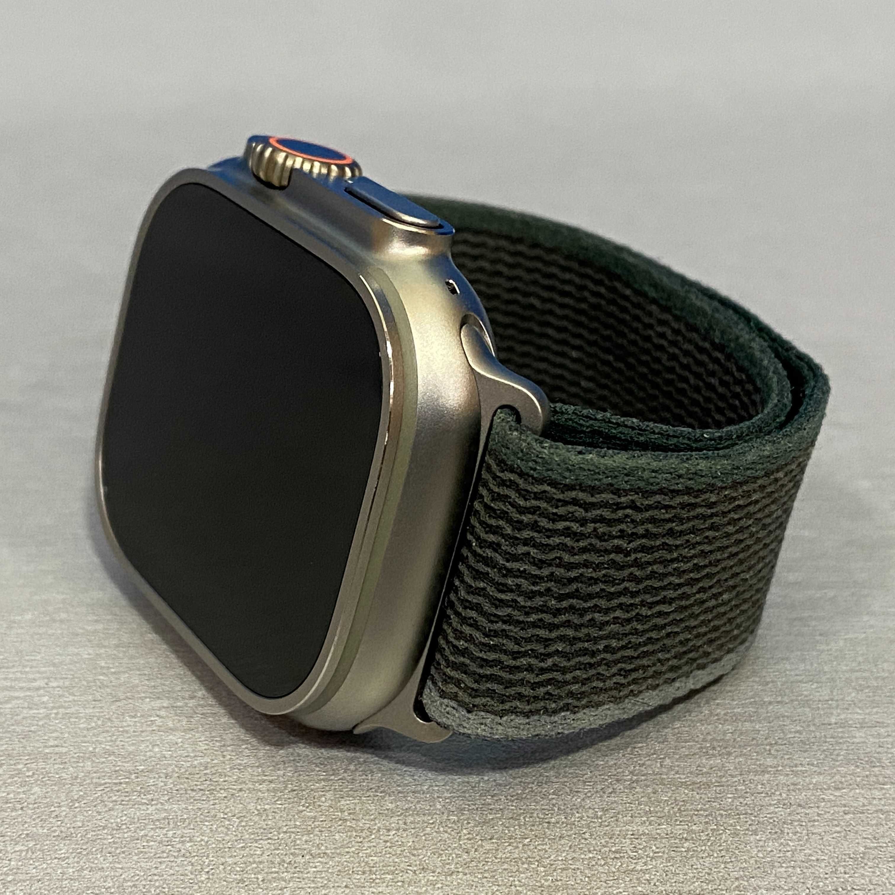 Apple Watch Ultra 2 (Titanium) - 49mm - Blue/Black Trail