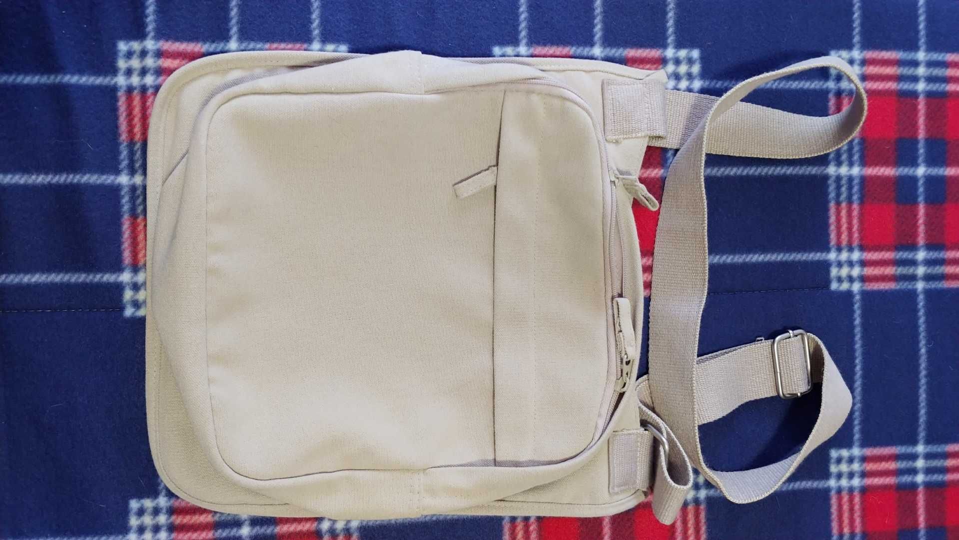 Novo Conjunto de 3 bolsas resistentes em cor bege