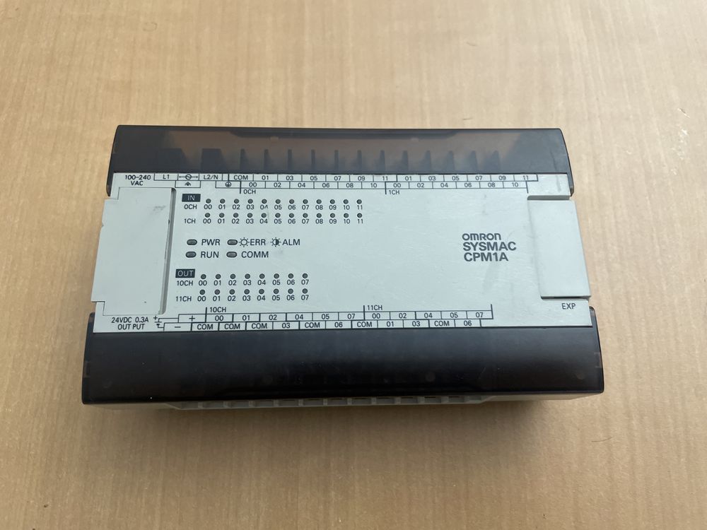 OmRon SYSMAC CPM1A (Automato PLC