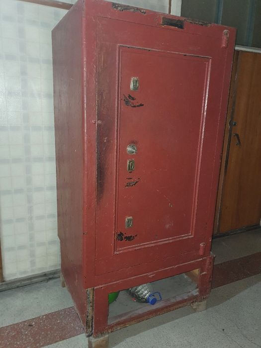 Сейф антикварный, конец 19 века.