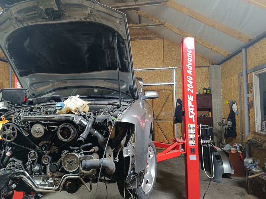 Оренда гаража з підйомником