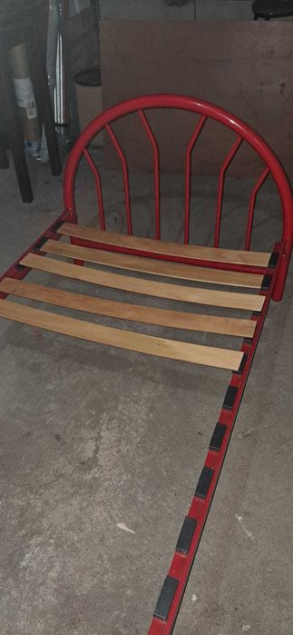 Cama com estrado incorporado 90x200