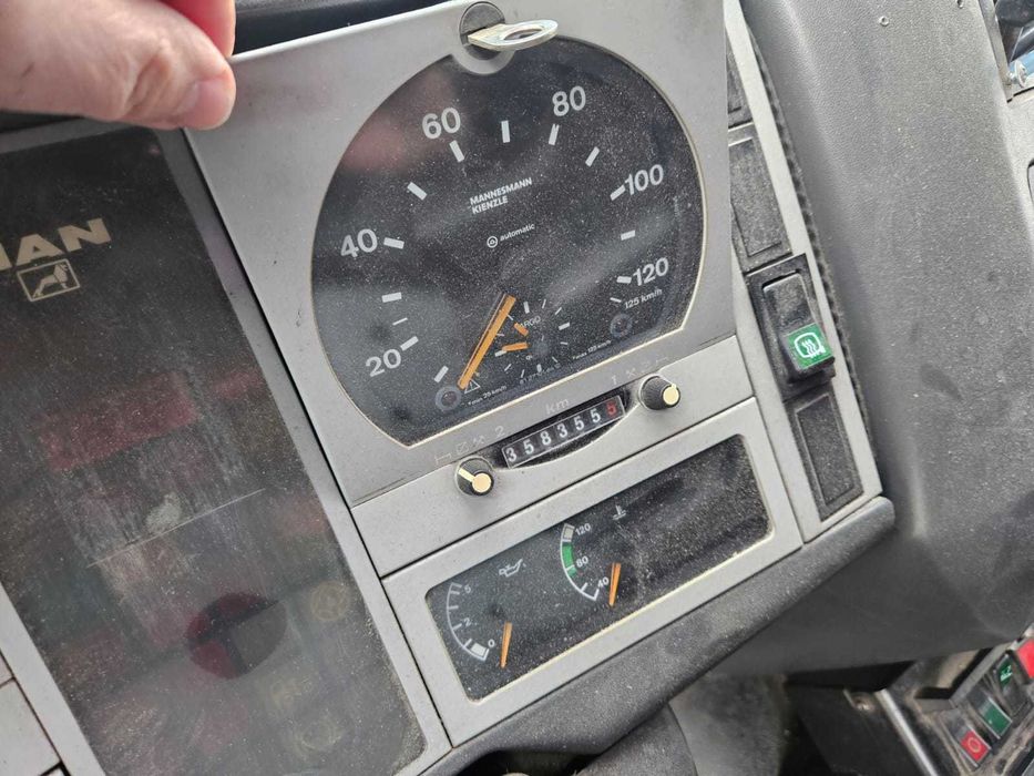 MAN LE220 B Śmieciarka rok. prod. 2002