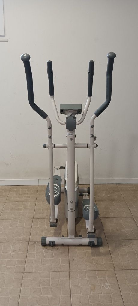 Bicicleta Elíptica – Pouco uso, ótimo estado!