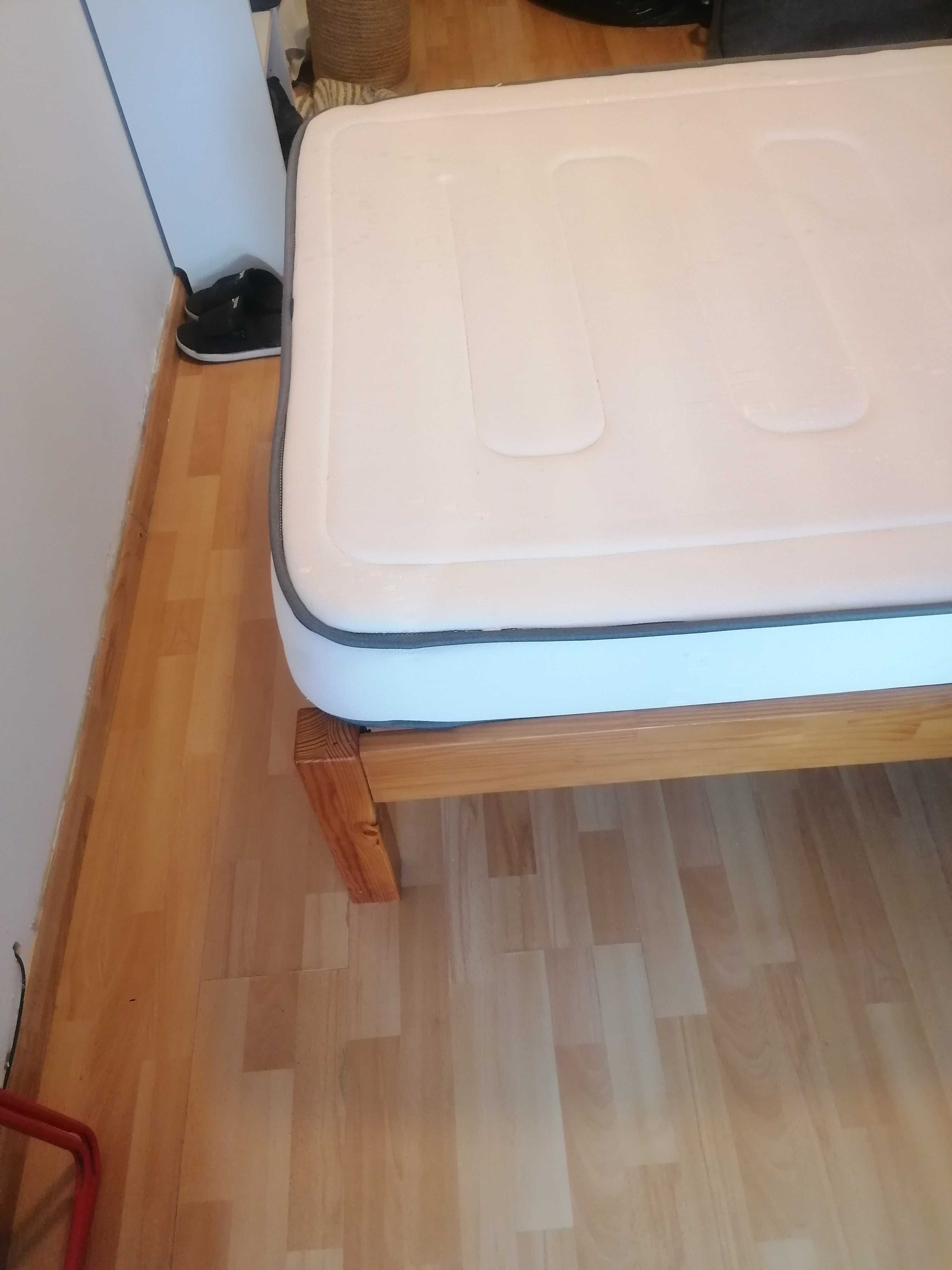 Cama de solteiro com colchão