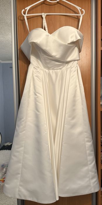 Весільна сукня міді