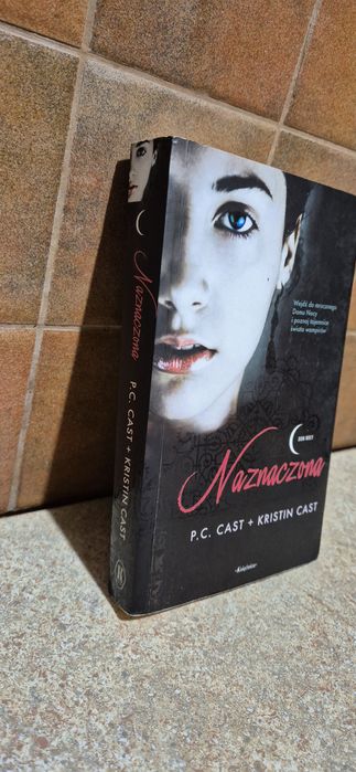 Naznaczona Dom nocy Cast