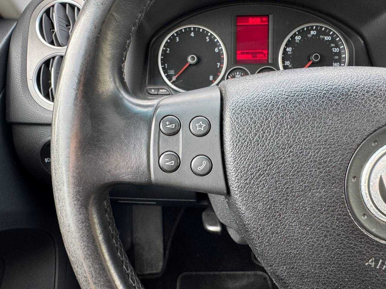 Volkswagen Tiguan 2008 Фольцваген Тигуан автомат панорама